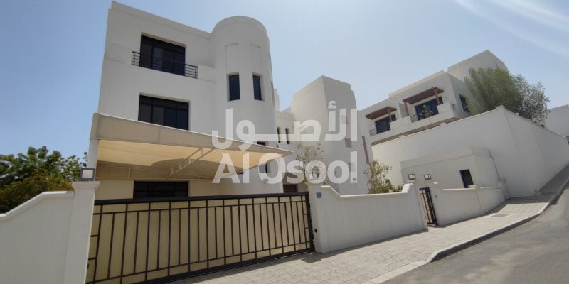 Luxury Villas In Qurum Are Available For Rent