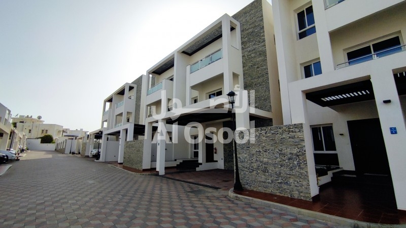 4 +1 Villa in Tilal Court Villas – Madinat Al Alam